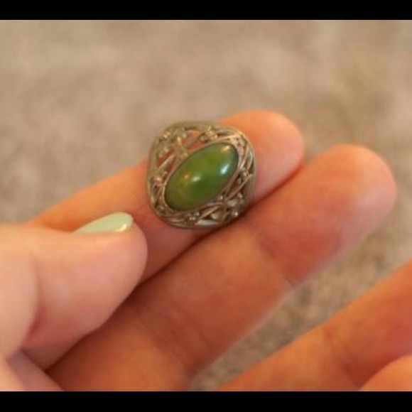 Vintage Jade Ring (1940's)