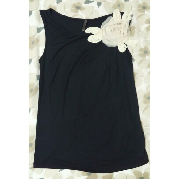 Black tank top with flower