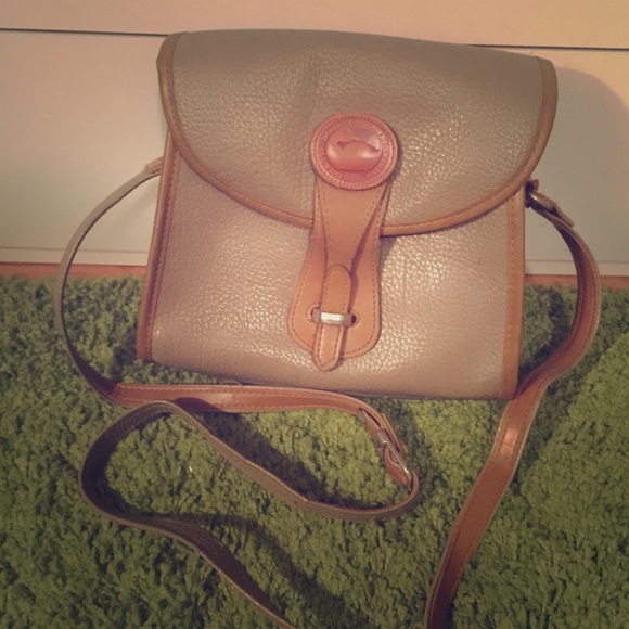 Vintage Dooney and Burke purse!!❤️👜❤️