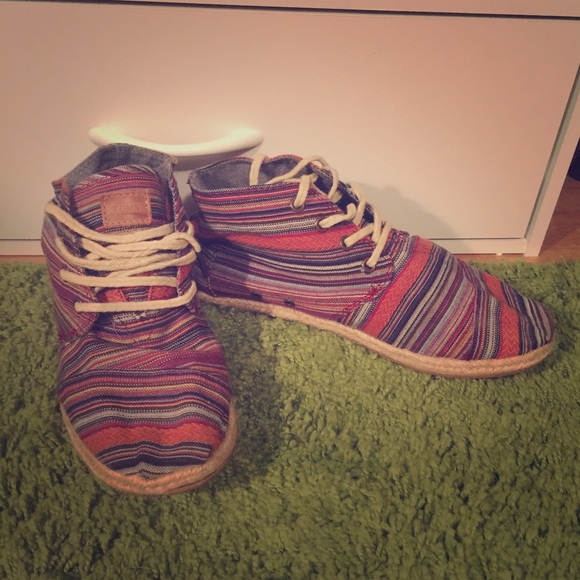 Super fabulous summer Toms!!