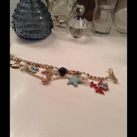 Beach Theme Charm Bracelet 🌴🌴🐠🐠🐚🐚🎀 - Picture 2 of 4