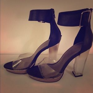 Super cute heels 💛