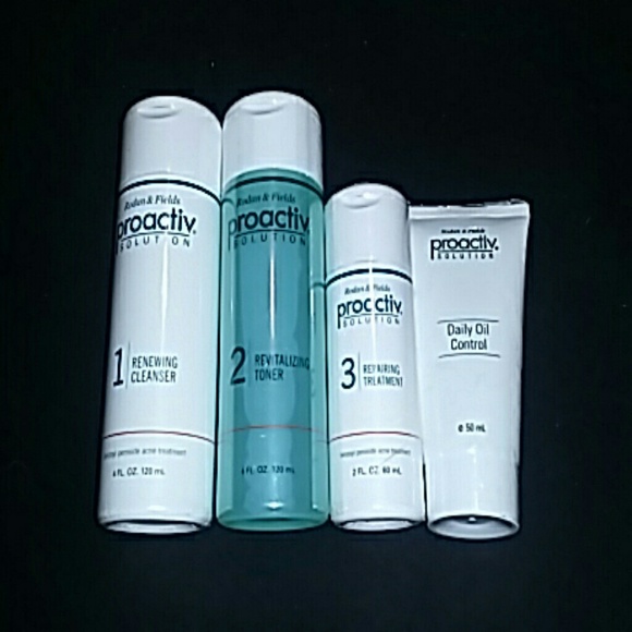 4 piece Proactiv facial cleansing system