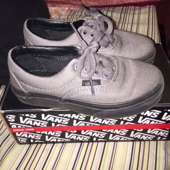 Vans (Toddlers) Size - Picture 1 of 4