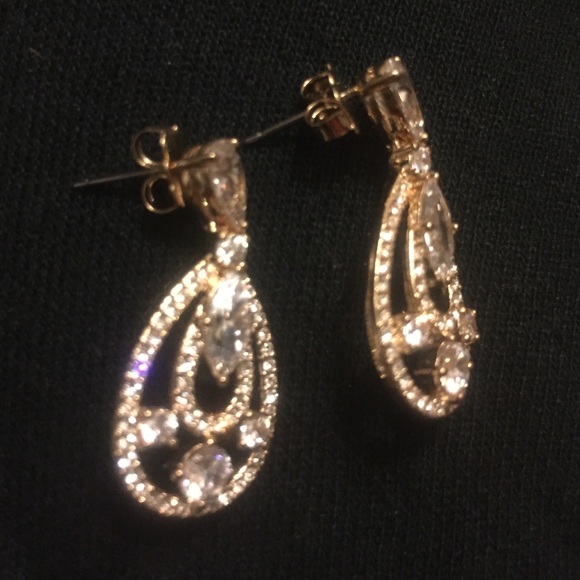 Super sparkly dangle faux diamond earrings