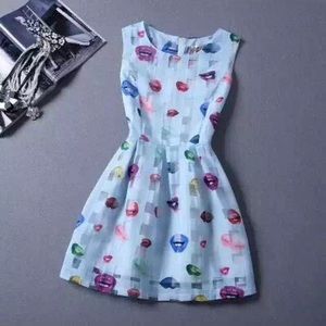 Dress full of kisses