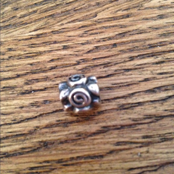 Engraved Roses Pandora Charm - Picture 2 of 3