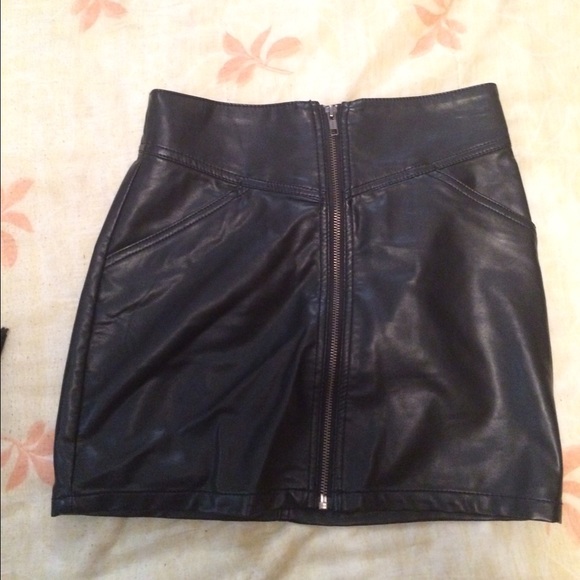 Black pleather mini 💕