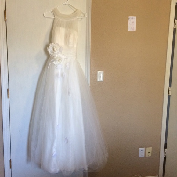 Beautiful tulle wedding dress 💍 - Picture 2 of 4