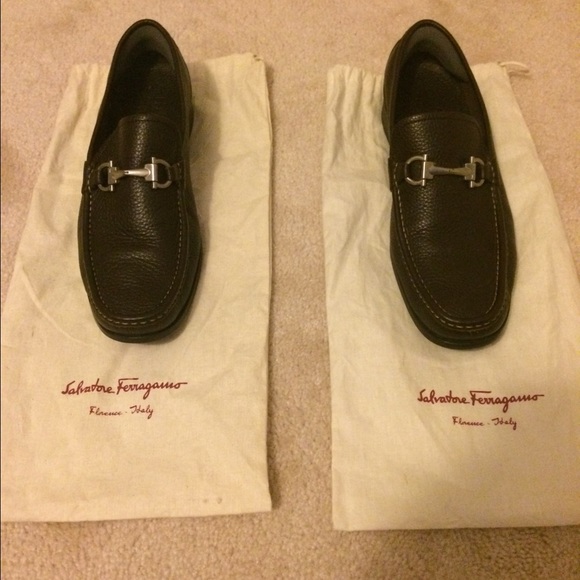 Size 9 mens ferragamo loafers worn once main image 4