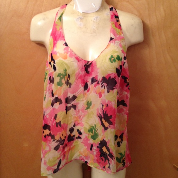 Gorgeous floral bow back Flowy tank top