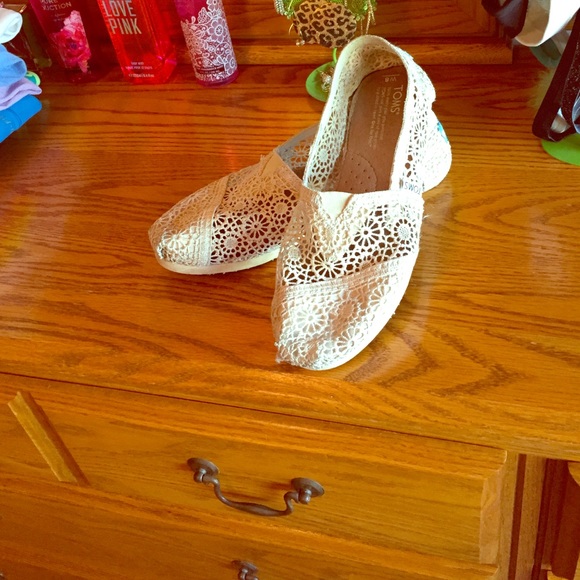 Toms