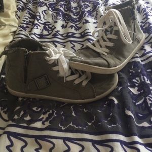 Roxy sneakers