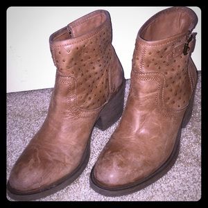 Lucky brand boots sz 7