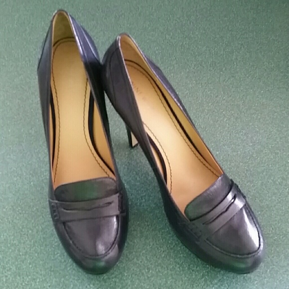 Nine West - Navy Blue Leather shoes