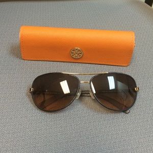 Black Pilot Sunglasses