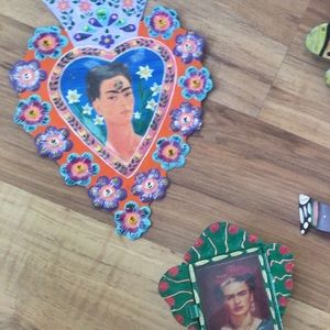 Frida tin/window art