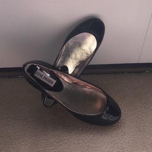 Steve Madden Black Flats