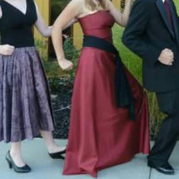 *DONATED* Elegant Crimson Formal Dress