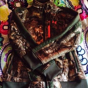 Under armour pink and camo coat