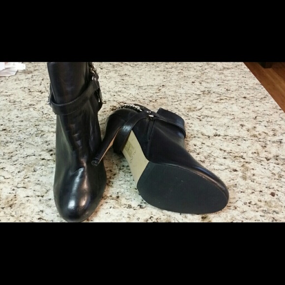 Sold 👠 ALDO BOOTIE - Picture 2 of 3