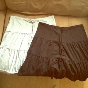 2 Oldnavy Flowy Skirts. (Grey/black)