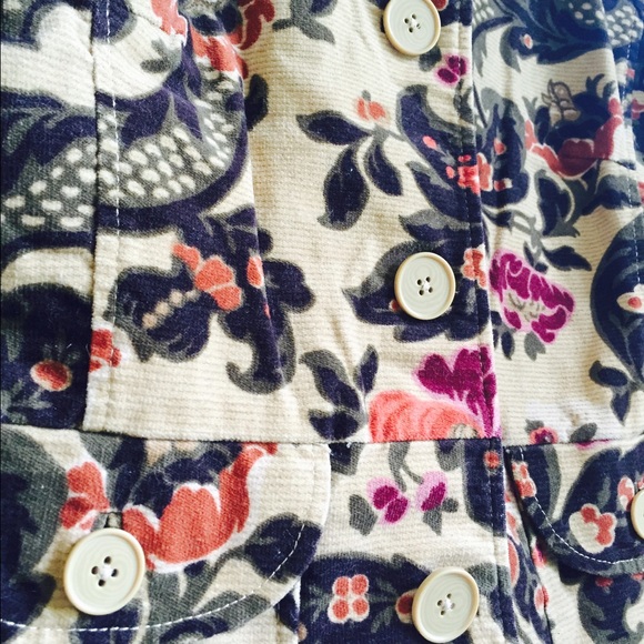 Beautiful Floral Jacket - Picture 3 of 4