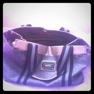 Large Tommy Hilfiger purse.