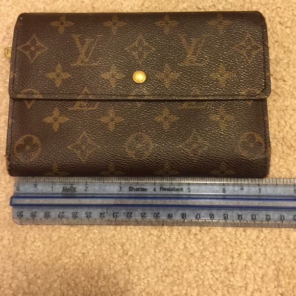 🚫SOLD🚫LV Wallet Authentic (Oldie But Goodie) - Picture 3 of 4