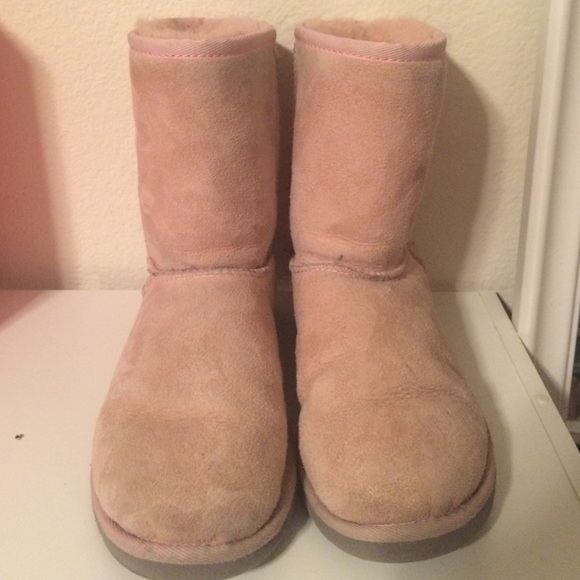 Authentic Classic Short Baby Pink Uggs