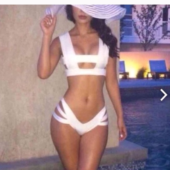 White bandage bikini - Picture 1 of 3