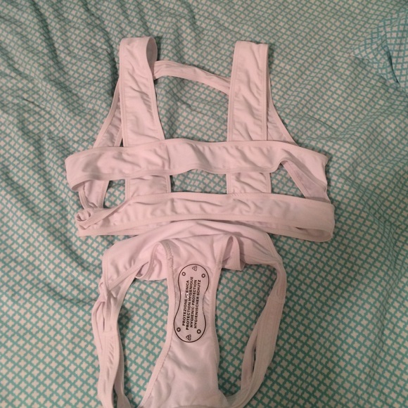 White bandage bikini - Picture 2 of 3