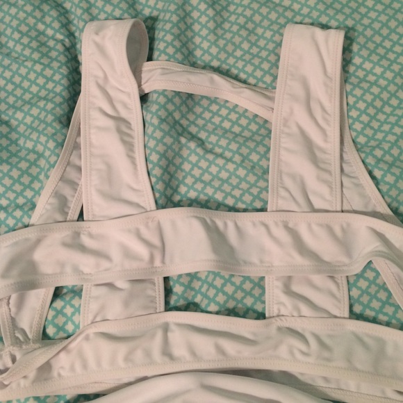 White bandage bikini - Picture 3 of 3