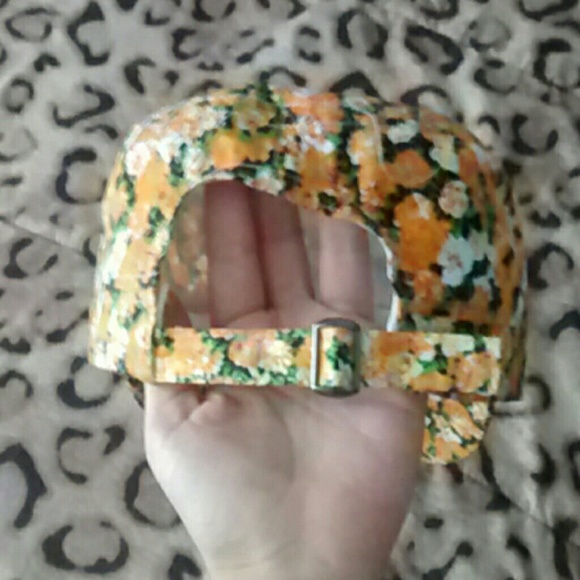 Snapback - Picture 2 of 2