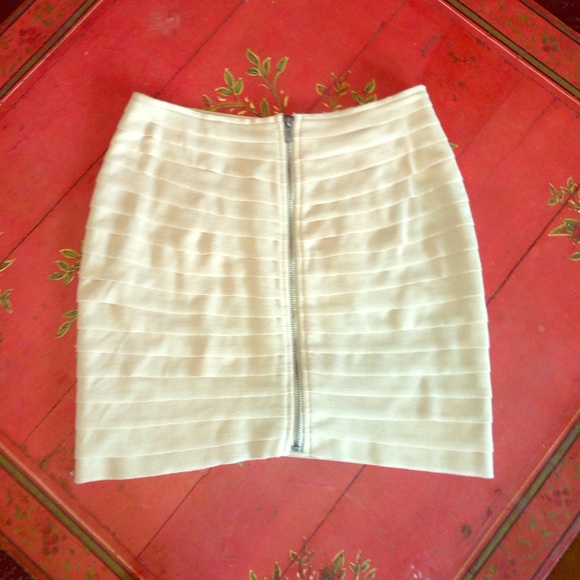 Pink zipper skirt