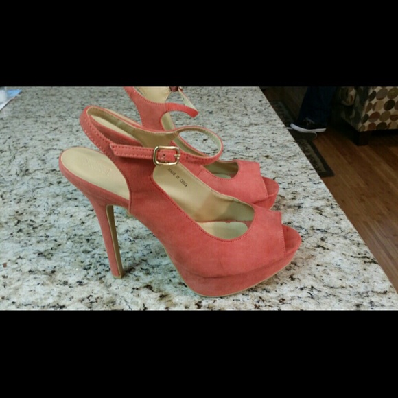 Sold 👠Forever 21  CORAL pumps - Picture 1 of 4