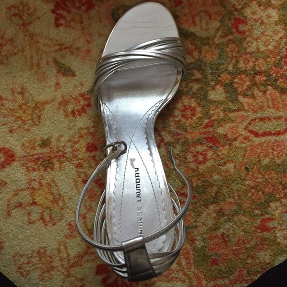 Chinese laundry silver heels - Picture 2 of 3