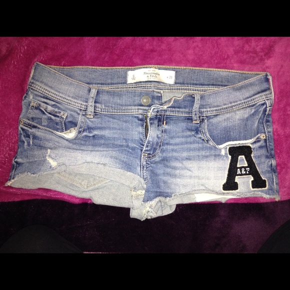 Abercrombie& Fitch denim shorts