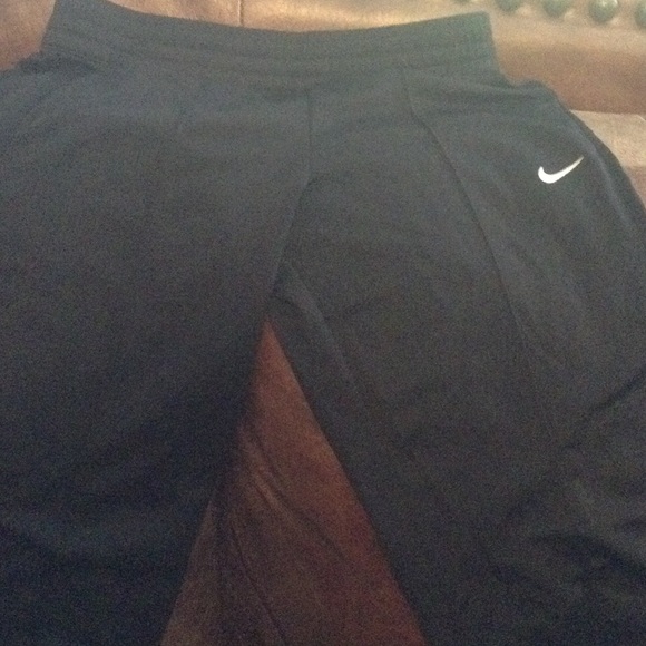 Nike sweatpants - Picture 1 of 2