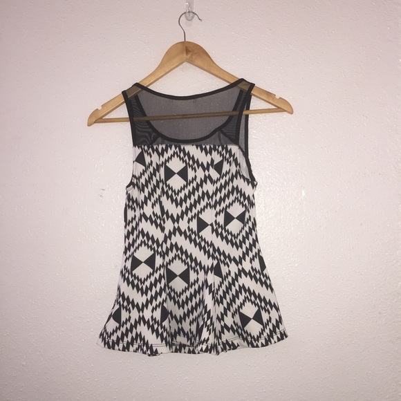 Black and white geometric peplum top - Picture 2 of 2