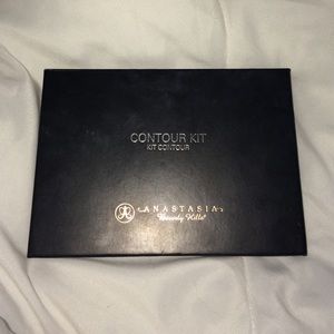 Anastasia Beverly Hills Contour Kit