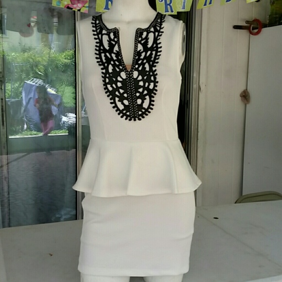 Dress - Picture 1 of 4