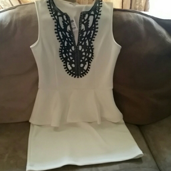 Dress - Picture 3 of 4