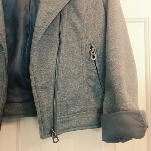 Gray jacket - Picture 2 of 3