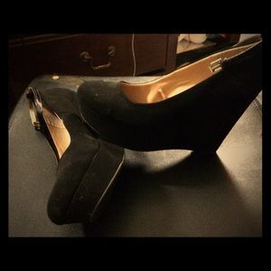 Heels 👠 Goes With Anything 🌹