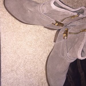 Steve Madden Taupe/Gold Suede Ankle Boots