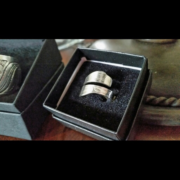 Alaskan native silver hand carved bracelet a ring - Picture 4 of 4