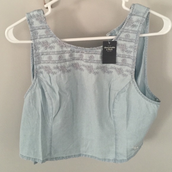 A & F crop top
