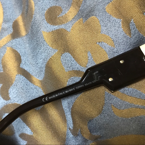 SOLD Marc Jacobs sunnies - Picture 4 of 4