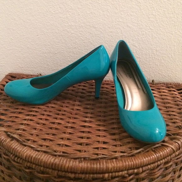 Aqua colored 2 inch heels